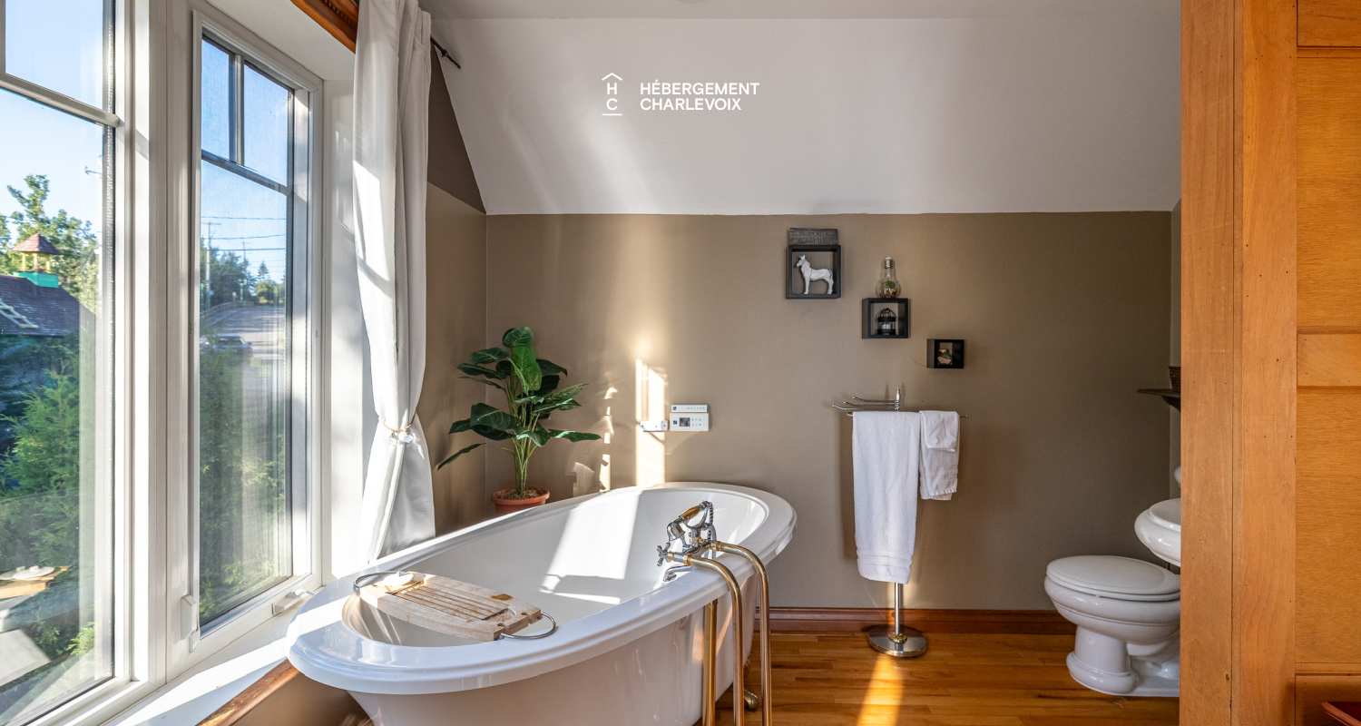 JAU-230 - Historic riverfront home with private hot tub